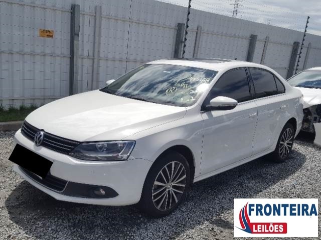 VOLKSWAGEN JETTA HIGHLINE 2.0 16V TS. 2013