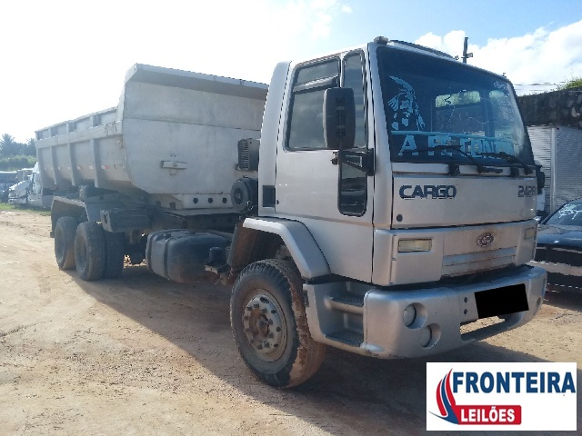 FORD CARGO 2428 E 2011
