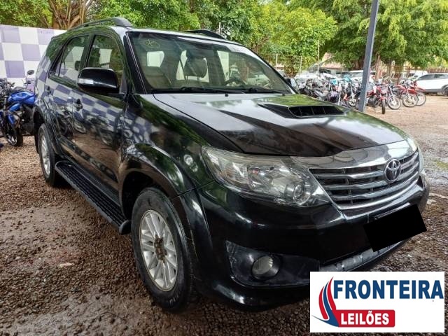 TOYOTA HILUX SW4 2014 