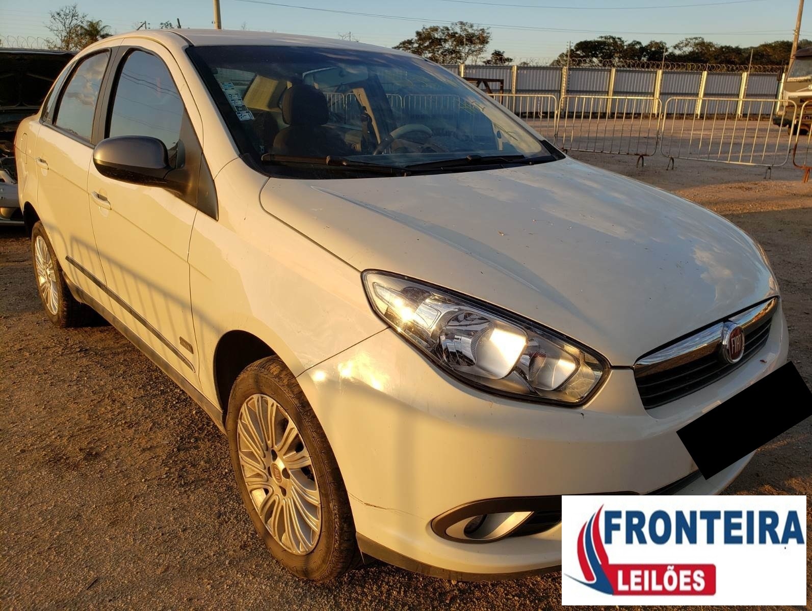 GRAND SIENA ESSENCE 1.6 16V E.TORQ 2015