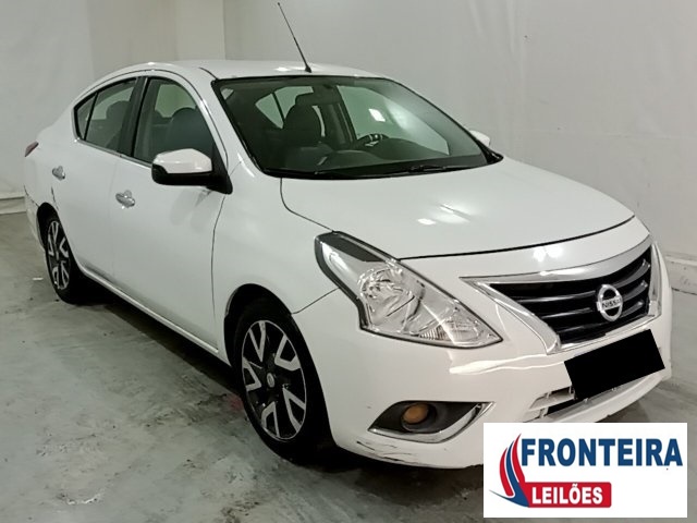 NISSAN VERSA 16 SL 2017